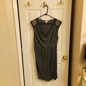 Maternity  A Pea in a Pod Gray w/chain design on shoulders/ M